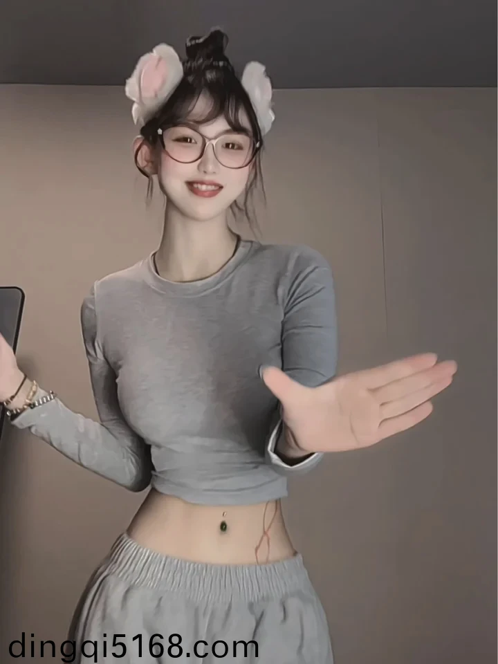 一下课男生就把我拉进厕所